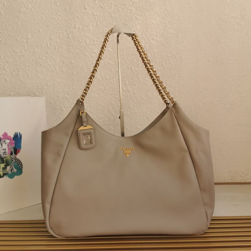 Pra*a shopping bags